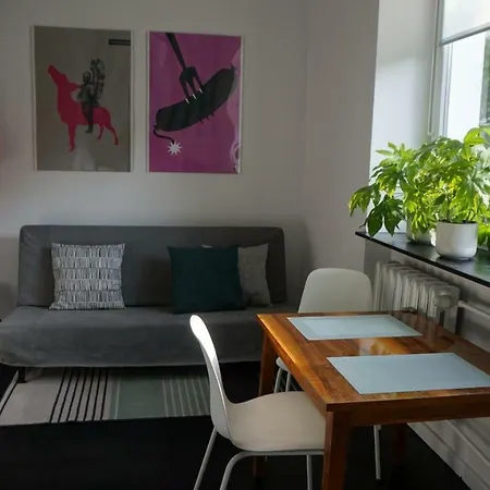 Lovely Bubbly Apartment *